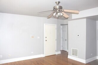3401 W Hollywood Ave in Chicago, IL - Building Photo - Building Photo