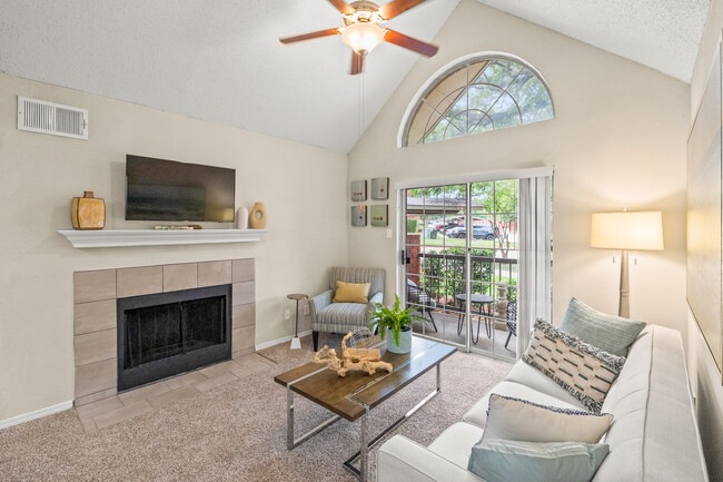 Amherst Apartments in Bedford, TX - Building Photo - Interior Photo