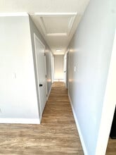 83 Fickett Rd in Pownal, ME - Foto de edificio - Building Photo