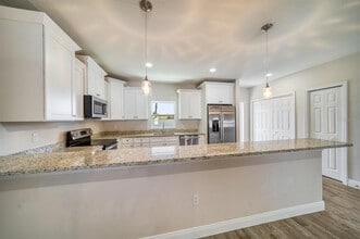 8405 Daves Homes Pl in Tampa, FL - Building Photo - Building Photo