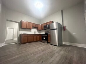 607 S 4th St in Camden, NJ - Building Photo - Building Photo