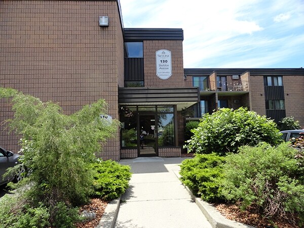 Sheldon Avenue Apartments in Chatham-Kent, ON - Building Photo