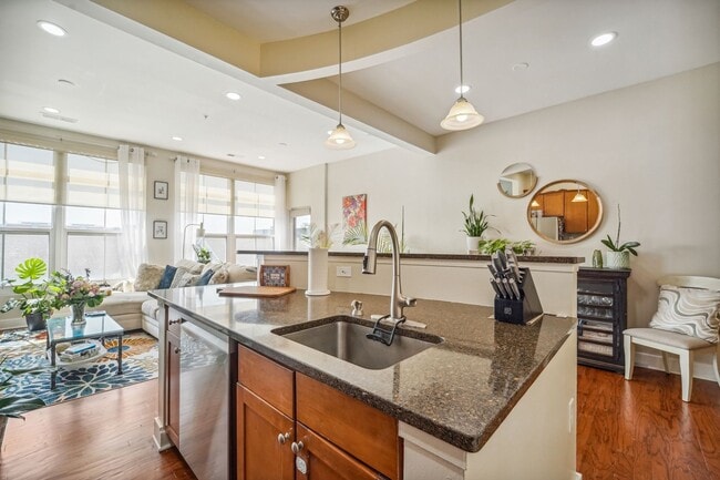 3 Greenwich Dr in Jersey City, NJ - Building Photo - Building Photo