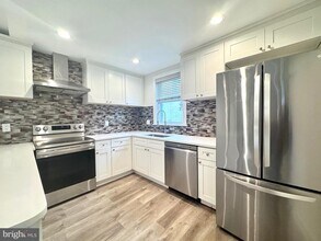2226 Fairmount Ave in Philadelphia, PA - Building Photo - Building Photo