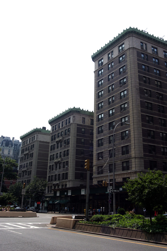 Astor in New York, NY - Foto de edificio - Building Photo