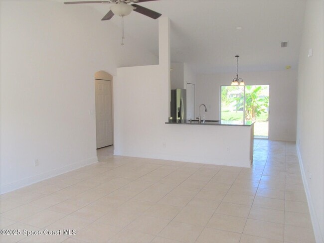 551 Poplar St SE in Palm Bay, FL - Building Photo - Building Photo