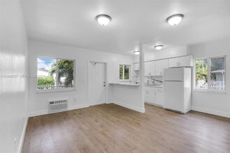 5549 NE Miami Ct in Miami, FL - Building Photo - Building Photo