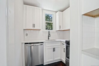 28 Bridgeport Ave in Shelton, CT - Building Photo - Building Photo