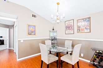 8060 E Goldenrod Ln in Anaheim, CA - Building Photo - Building Photo