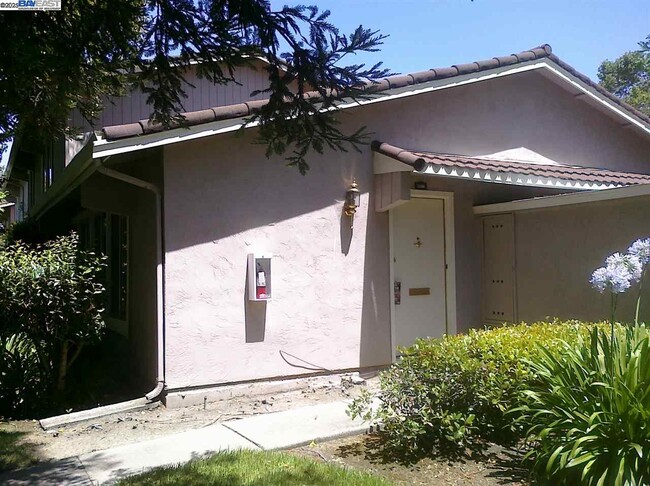 property at 3106 Pawnee Wy