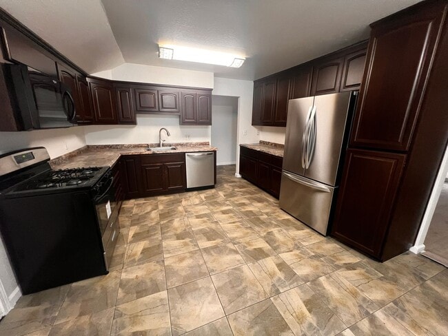 1211 Alderwood Way in Vacaville, CA - Building Photo - Building Photo