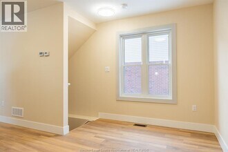 3495 Bloomfield Rd in Windsor, ON - Building Photo - Building Photo