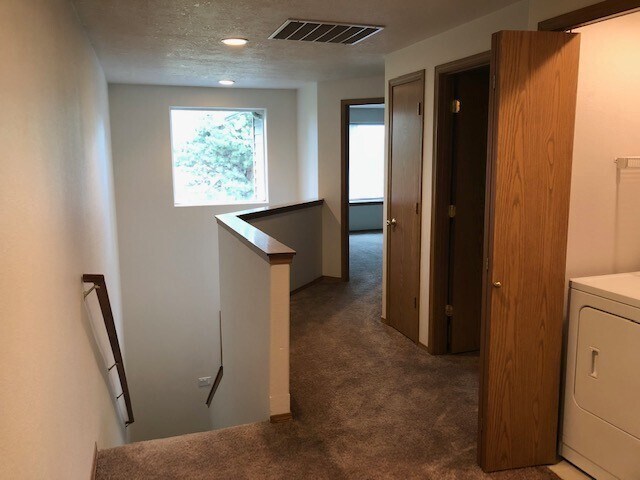 1466 SW 16th St in Redmond, OR - Building Photo