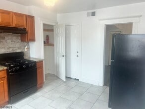 21 Tillinghast St in Newark, NJ - Building Photo - Building Photo