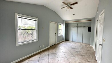 439 46th St, Unit 2 in West Palm Beach, FL - Building Photo - Building Photo