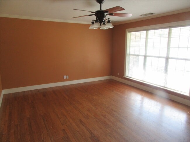 2912 25th St N in Texas City, TX - Building Photo - Building Photo