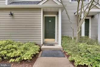 4542 Superior Square in Fairfax, VA - Building Photo - Building Photo