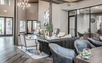 Meyer Forest in Houston, TX - Foto de edificio - Building Photo