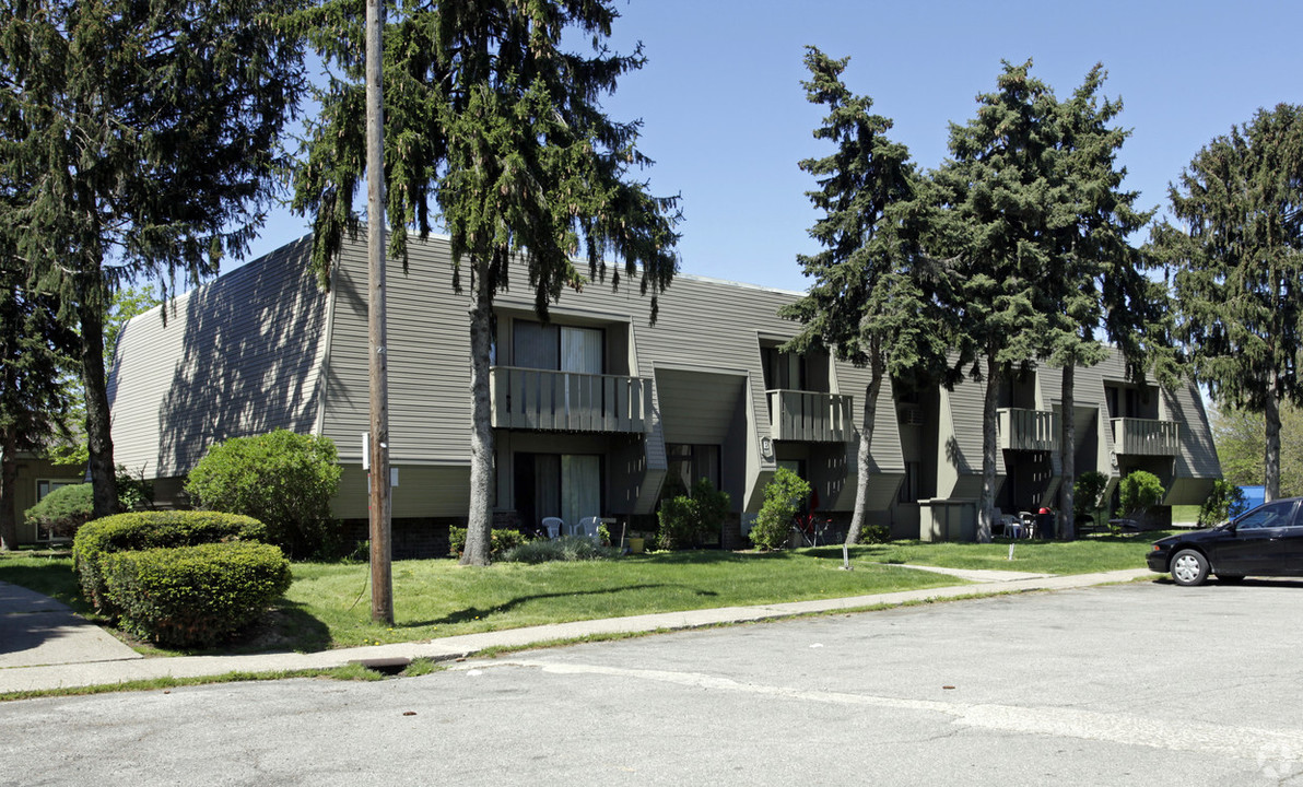 Hidden Cedars in Maumee, OH - Building Photo