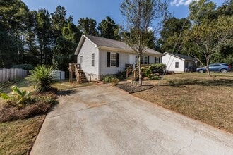 814 King Arthur Dr in Gastonia, NC - Building Photo - Building Photo