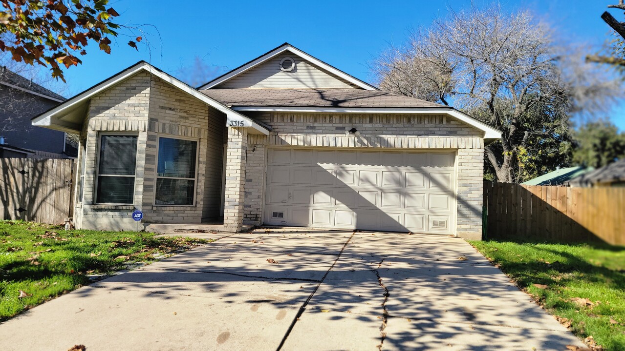 3315 Crows Lodge in San Antonio, TX - Building Photo