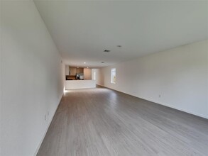 21071 Santopadre St in New Caney, TX - Building Photo - Building Photo