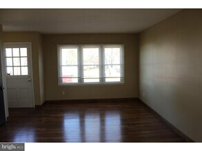 113 W Rutherford Dr in Newark, DE - Building Photo - Building Photo