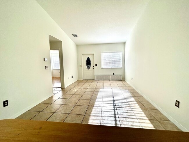 621 NW 78th Ter, Unit 205 in Pembroke Pines, FL - Building Photo - Building Photo