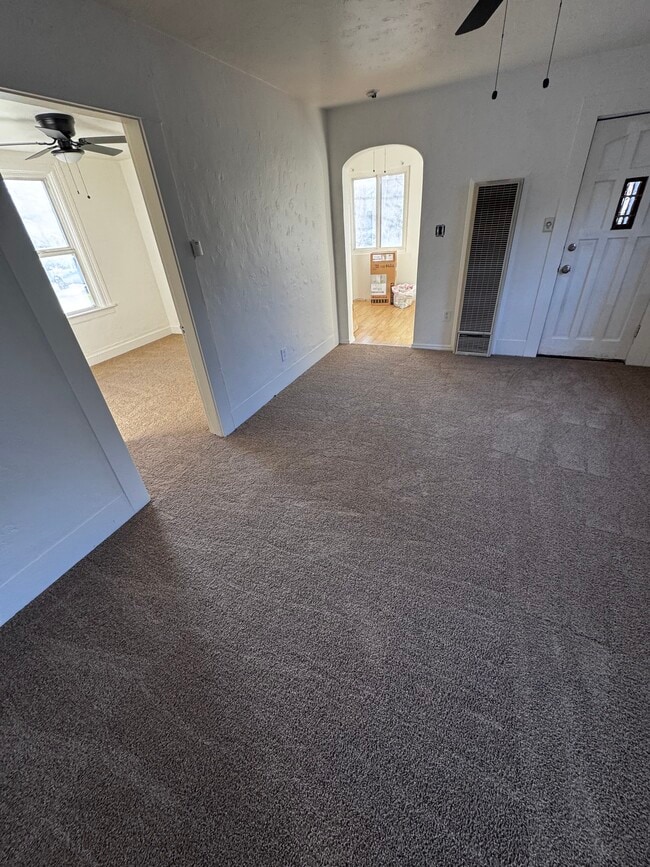 161 Nevada Ave in Roseville, CA - Foto de edificio - Building Photo