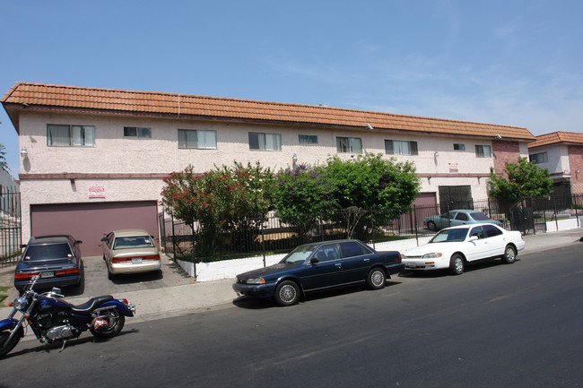 9017 Columbus Ave in North Hills, CA - Building Photo - Building Photo