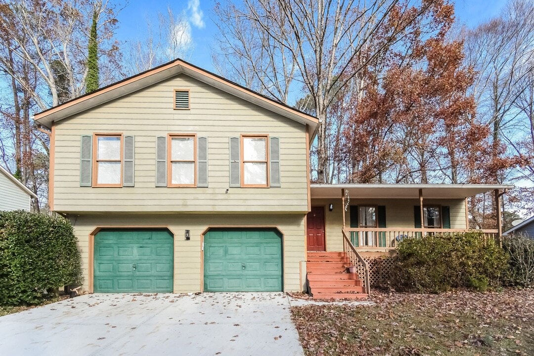 1312 Brandl Dr SW in Marietta, GA - Building Photo