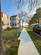 48 Dee Rd in Quincy, MA - Foto de edificio - Building Photo