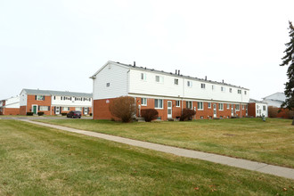 Sycamore Meadows Apartments in Ypsilanti, MI - Building Photo - Building Photo