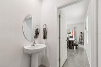 5667 Chorleywood Ln in Wesley Chapel, FL - Foto de edificio - Building Photo