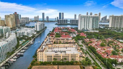 3001 NE 185th St in Aventura, FL - Building Photo - Building Photo