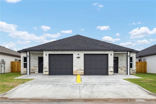 property at 2330 N Vly Cir