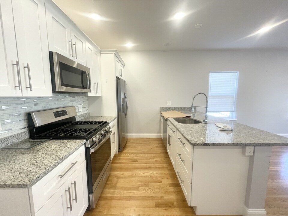 65 Burrell St, Unit 2 in Boston, MA - Building Photo