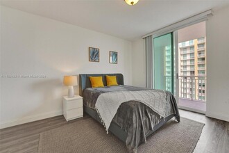 1745 E Hallandale Beach Blvd, Unit 2105W in Hallandale Beach, FL - Building Photo - Building Photo