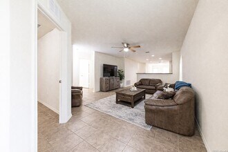 342 Mistflower, Unit C in New Braunfels, TX - Building Photo - Building Photo