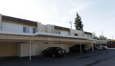 Ygnacio Valley Apartments in Walnut Creek, CA - Foto de edificio - Building Photo