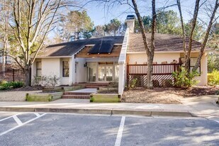 1407 Huntingdon Chase in Atlanta, GA - Building Photo