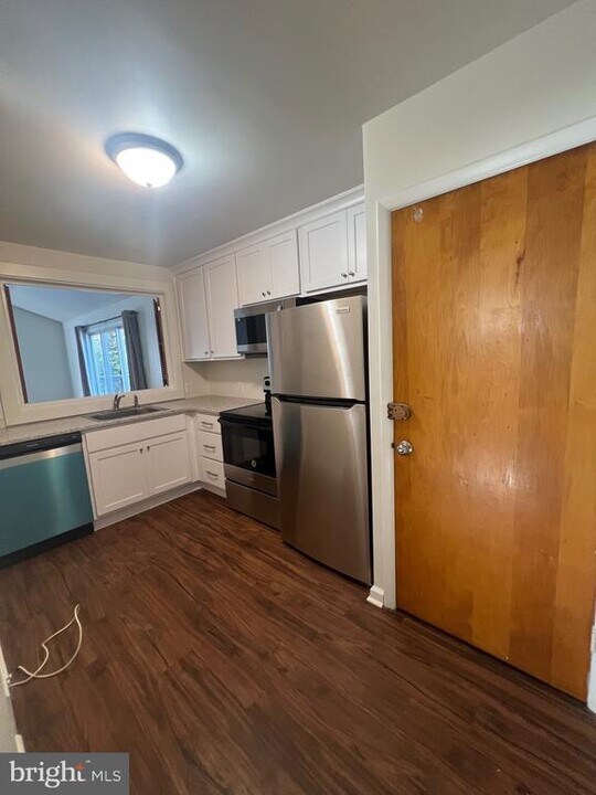 10 Forest Ave in Willow Grove, PA - Building Photo