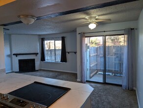 4721 Barnes Rd in Colorado Springs, CO - Foto de edificio - Building Photo