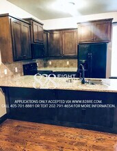 561 Merchant Dr in Norman, OK - Building Photo - Building Photo