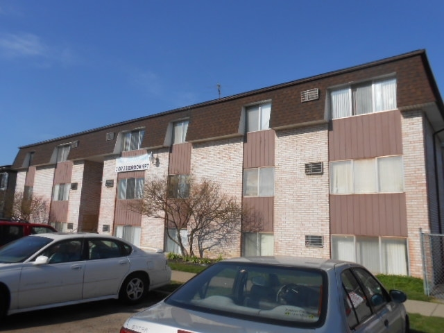 Tobin Arms Apartments in Detroit, MI - Building Photo