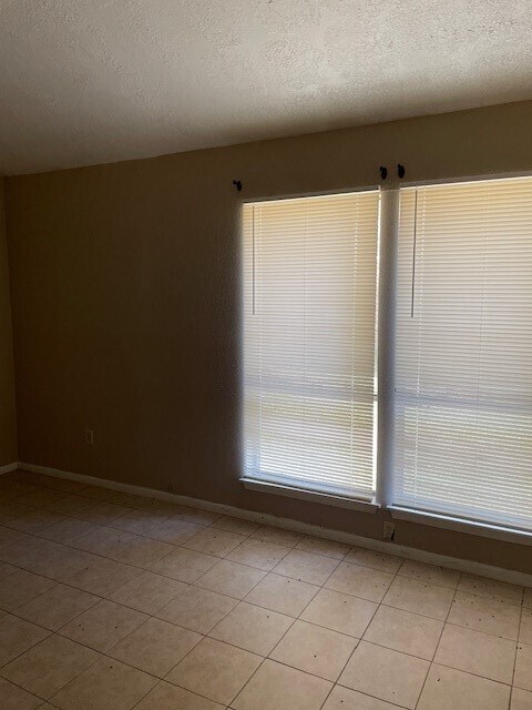 12319 W Village Dr in Houston, TX - Building Photo - Building Photo