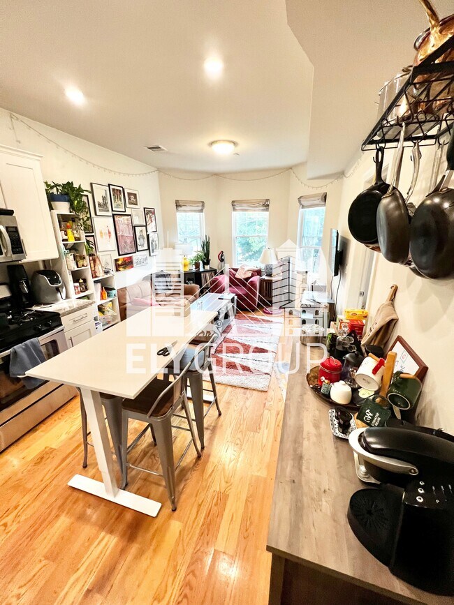 property at 8 Gilmore St