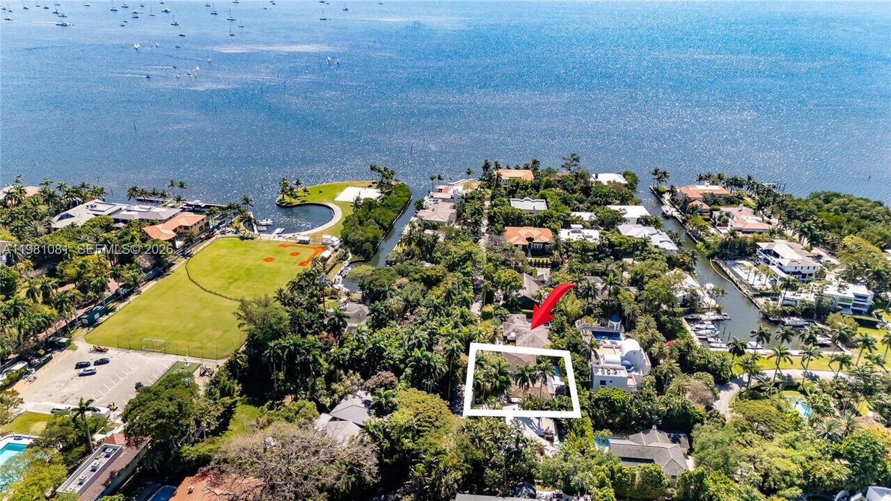 3370 Poinciana Ave in Miami, FL - Building Photo