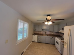 3913 Alan Dr in Erie, PA - Building Photo - Building Photo