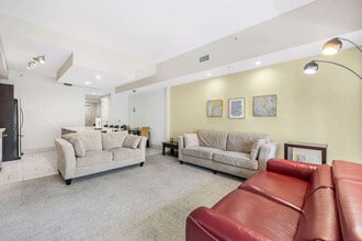 5300 NW 87th Ave in Doral, FL - Building Photo - Building Photo